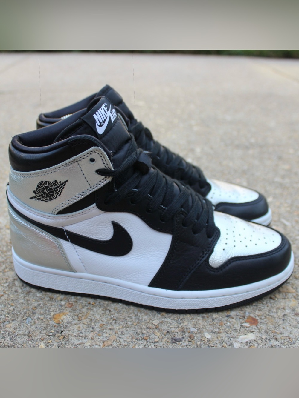 Nike Women's Air Jordan 1 Retro High OG "Silver Toe" Sneakers Sz 7